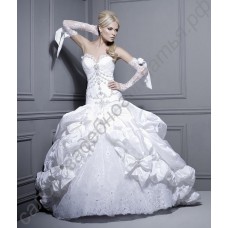 Атласное свадебное пышное платье с заниженной талией